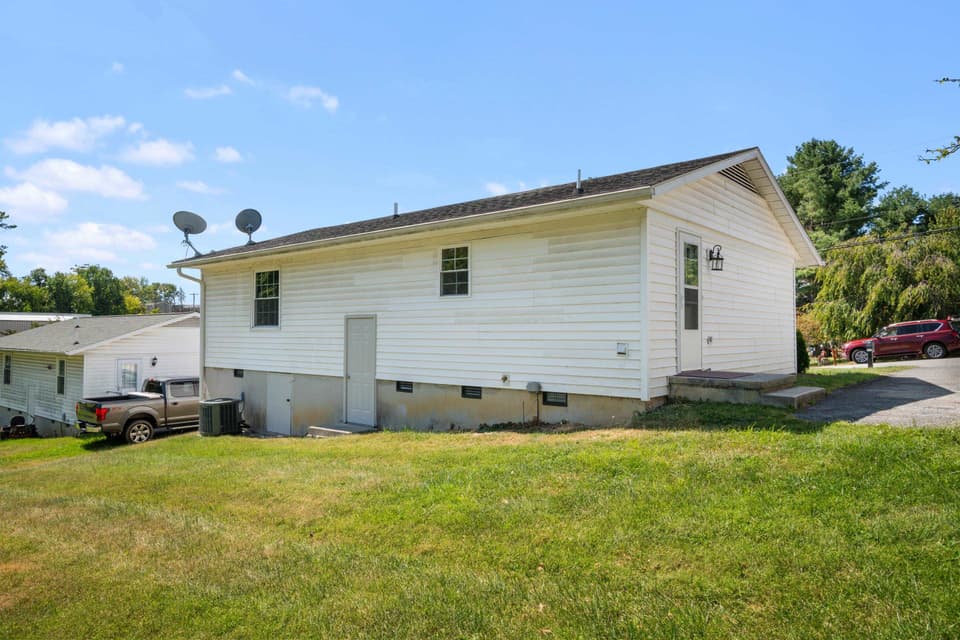 445 Rainbow Street, photo 26 of 31