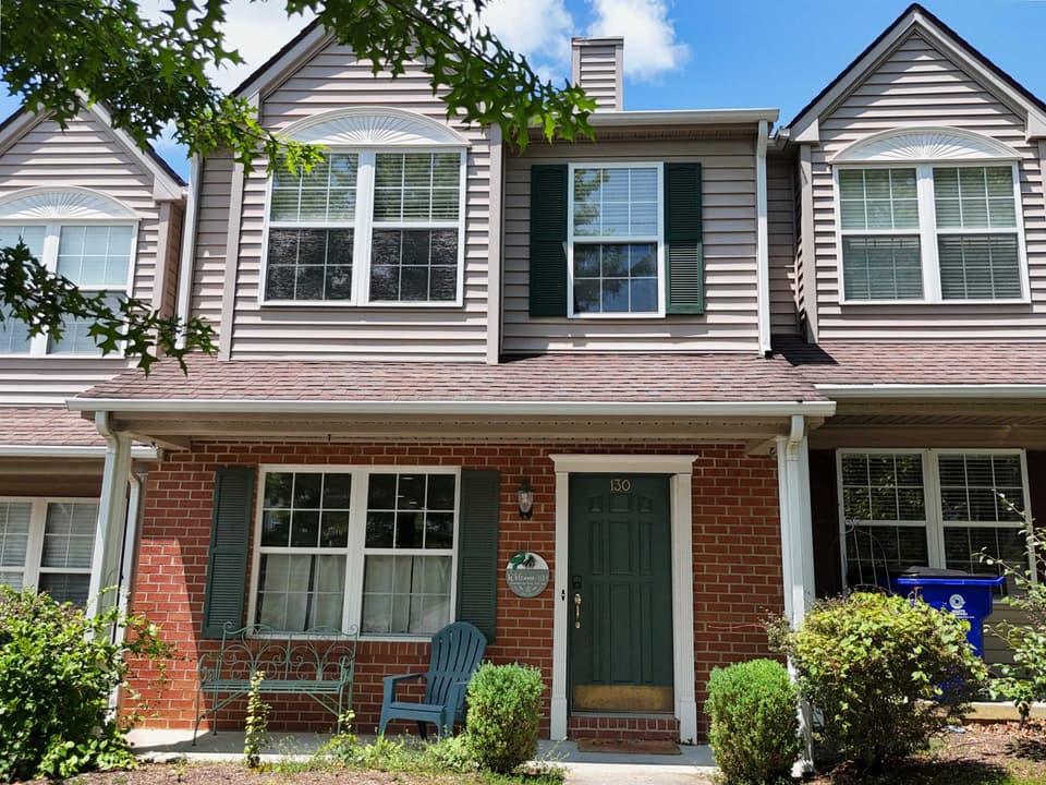 130 Blue Leaf Drive, photo 2 of 32