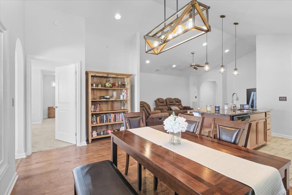 2150 Giles Drive, photo 23 of 37