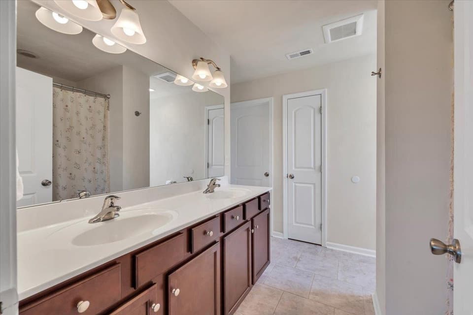 1140 Crosscreek Drive, photo 17 of 40