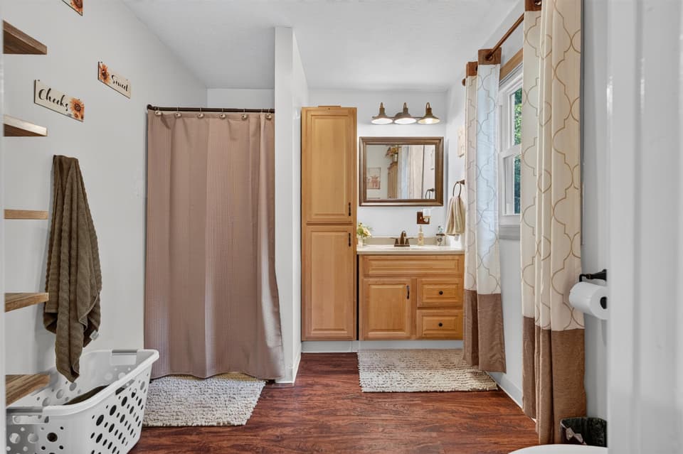 189 Pine Hollow Road, photo 20 of 40