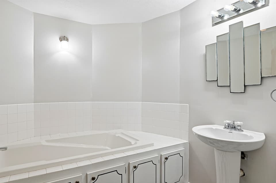 20 Howery Street, photo 39 of 40