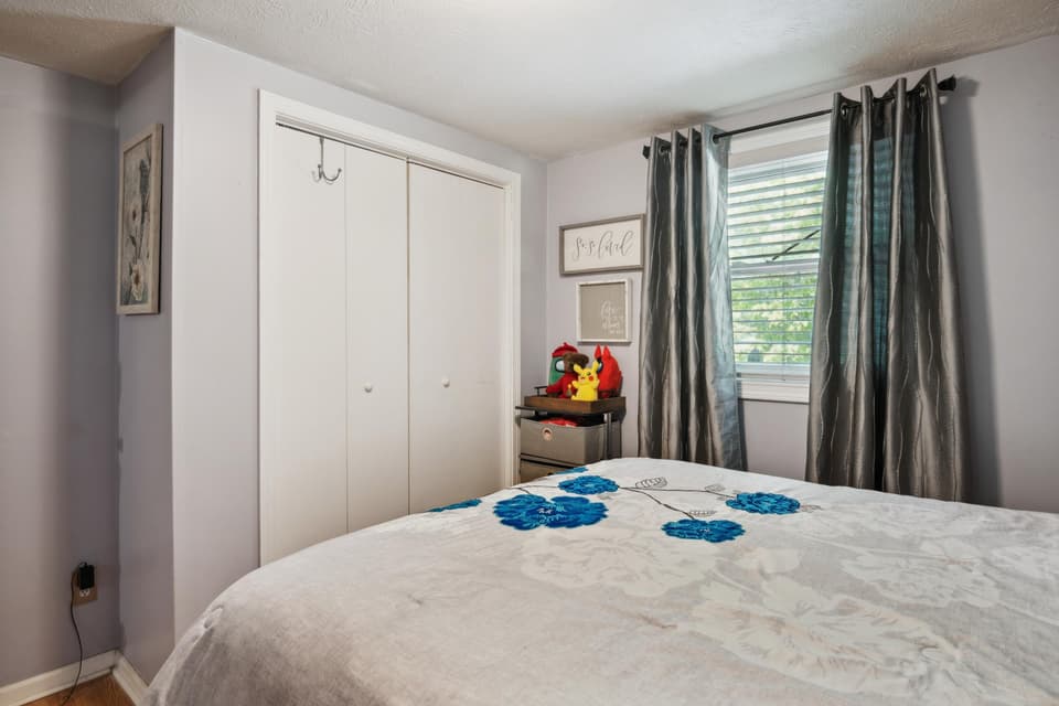 189 Pine Hollow Road, photo 20 of 28