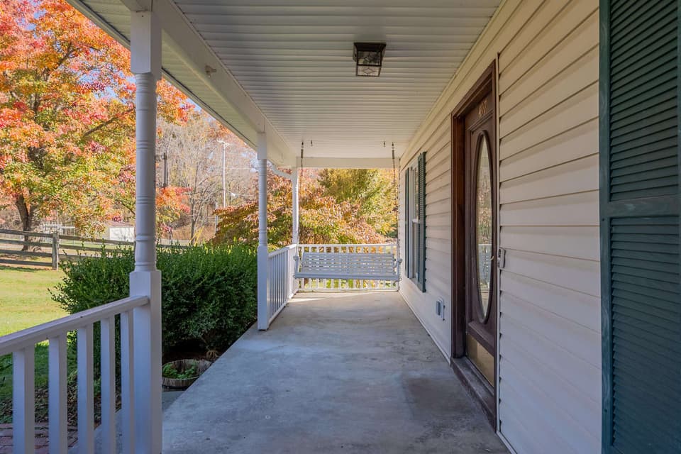 497 Canterbury Street SW, photo 8 of 40