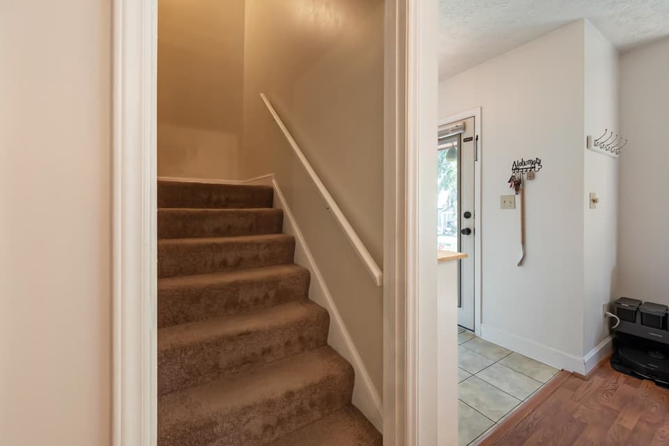 705 Colhoun Street NE, photo 33 of 40