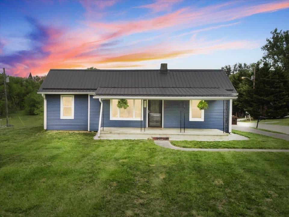 690 Harless Street, Christiansburg, VA