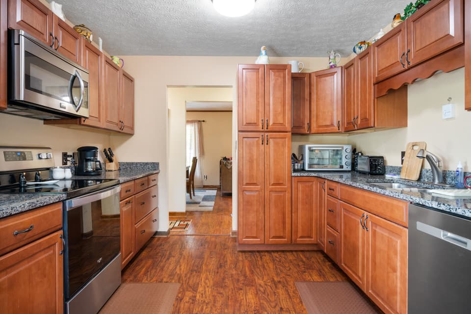 2395 Giles Drive SE, photo 20 of 40