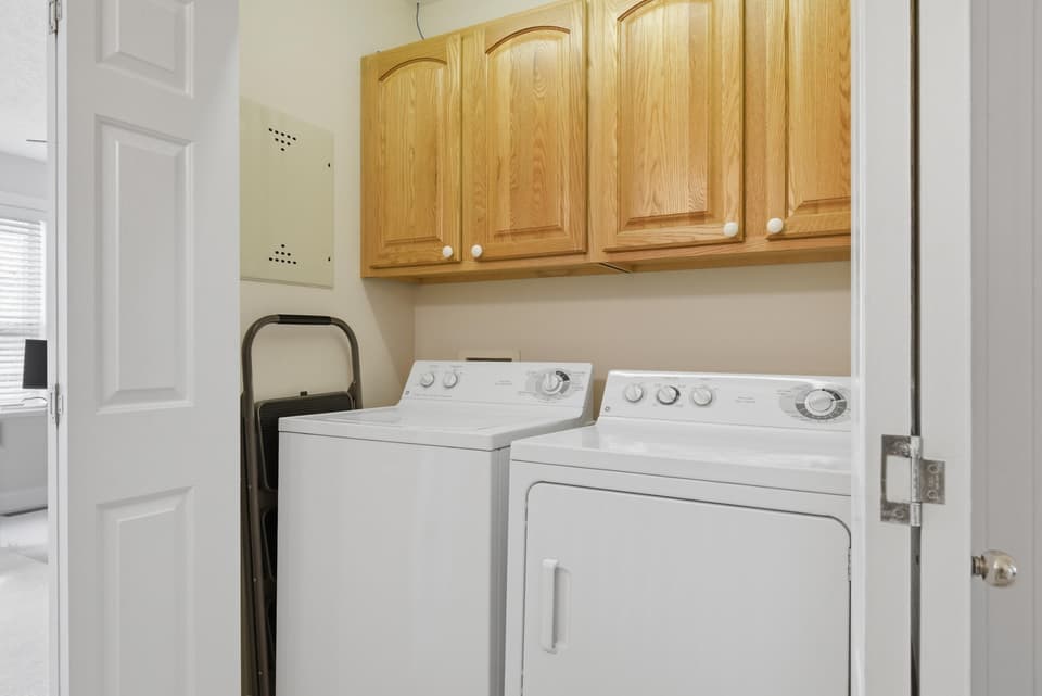 565 Oaktree Boulevard, photo 20 of 31
