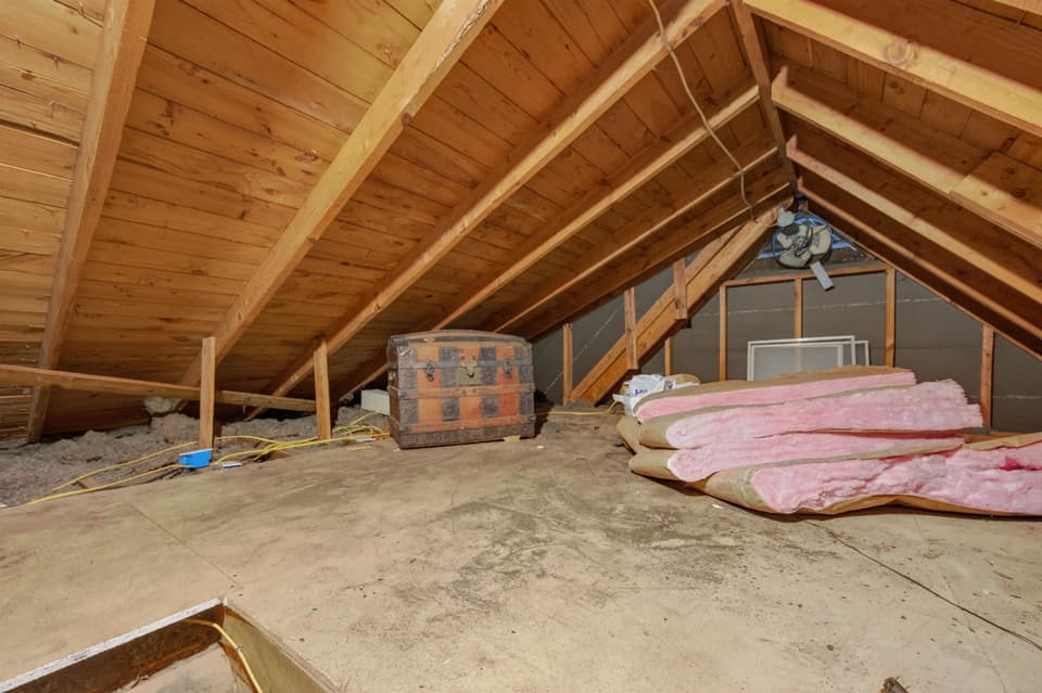 301 S Franklin Street, photo 23 of 35