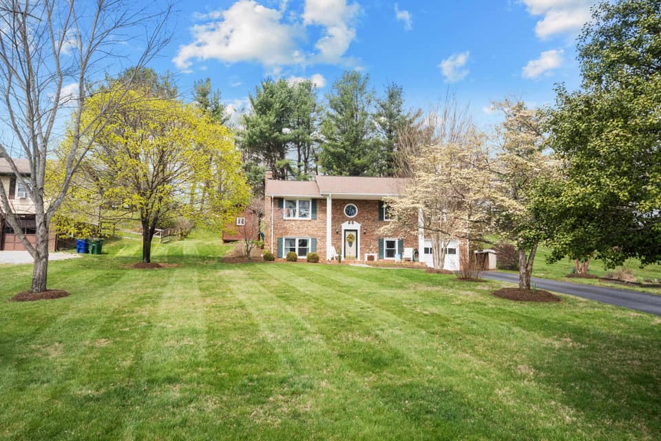 130 Somerset Street, photo 4 of 40