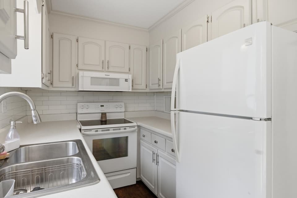665 Betty Drive, photo 22 of 39