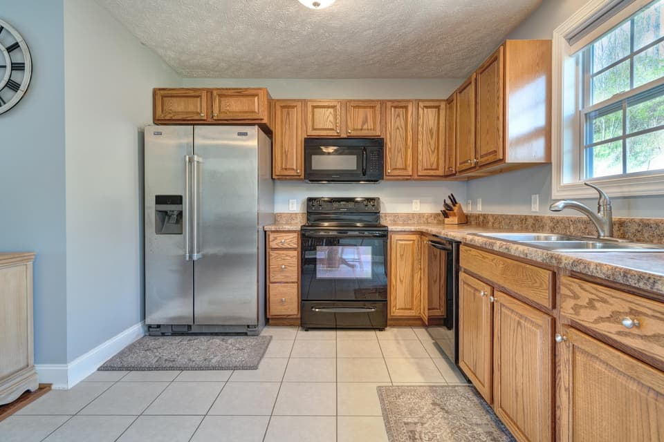 145 Robin Hood Drive, photo 12 of 37
