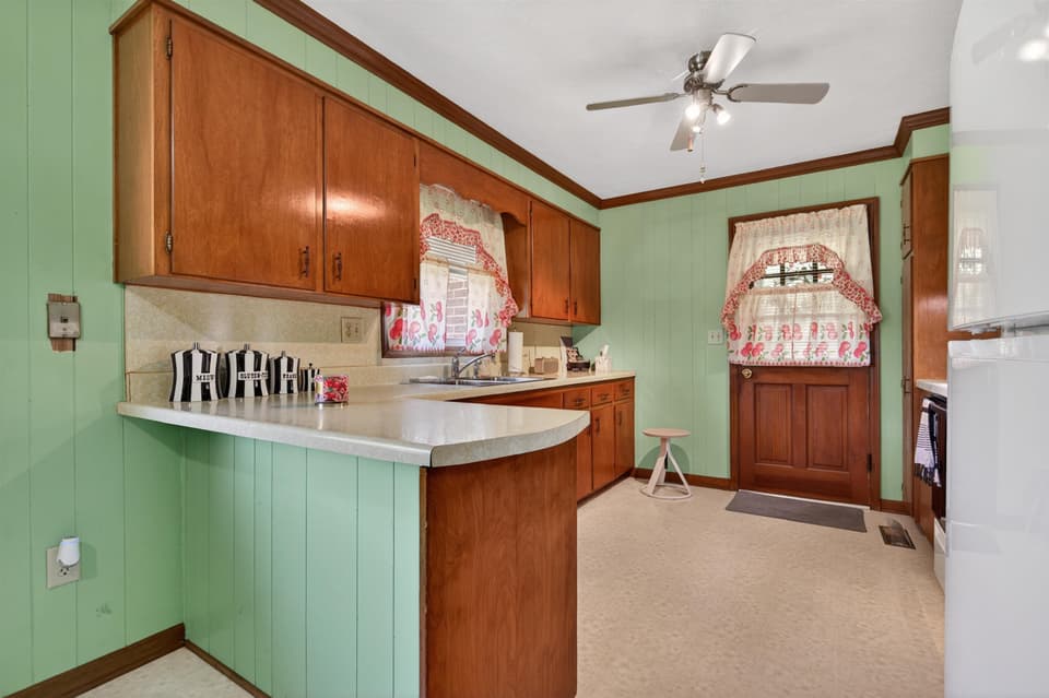 1761 North Fork Road, photo 10 of 40