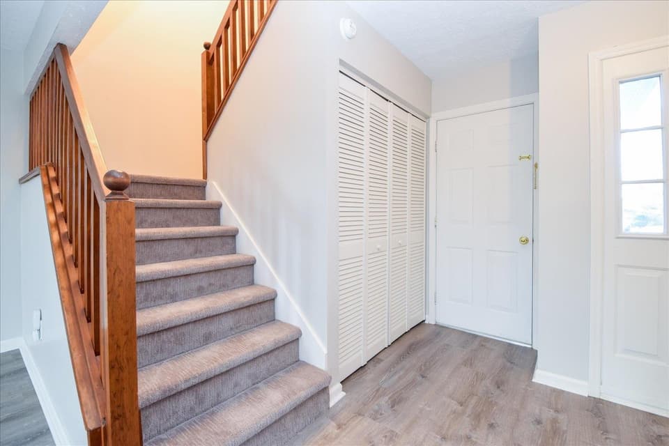 475 Warrior Drive, photo 4 of 24