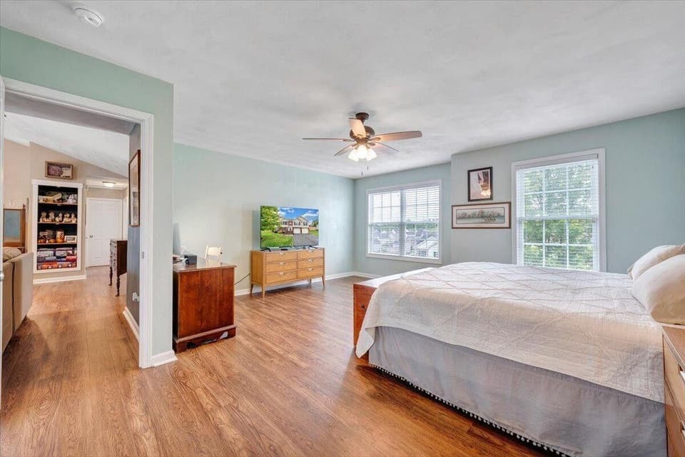 590 Keystone Drive, photo 16 of 37