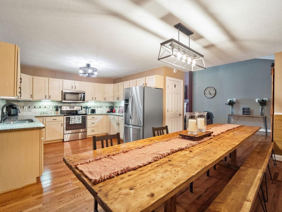 390 Gold Leaf Drive, photo 8 of 40
