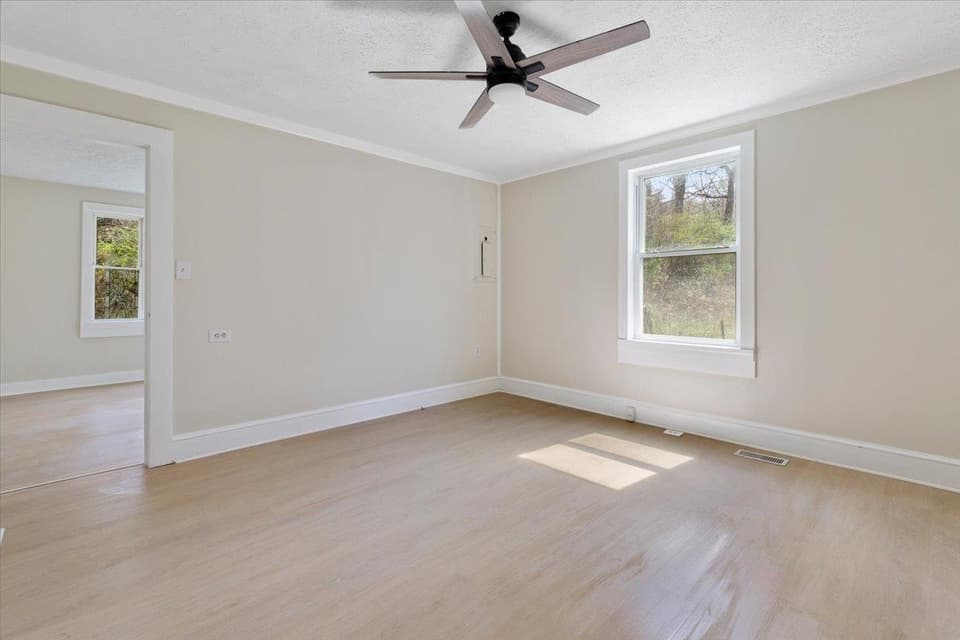 1033 Walton Road, photo 14 of 37