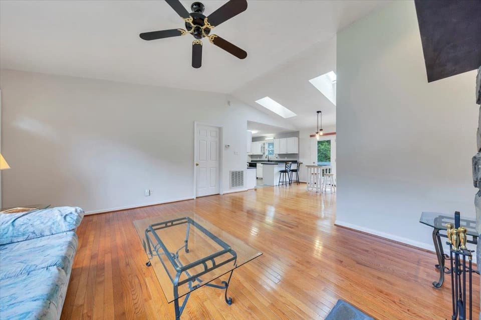 430 Virginian Drive, photo 3 of 36