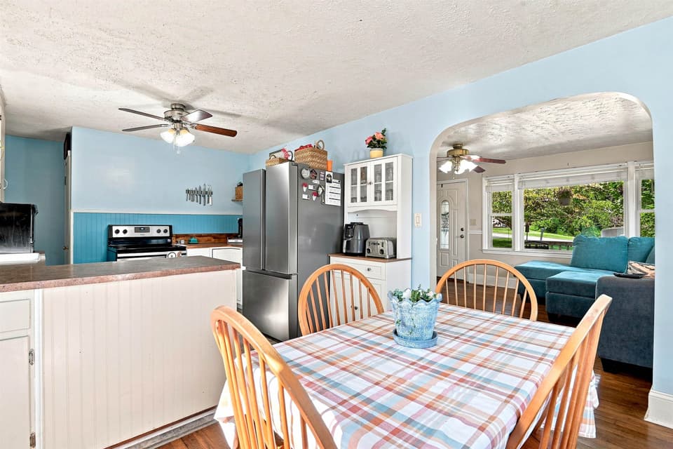 105 Ellett Drive SE, photo 11 of 37
