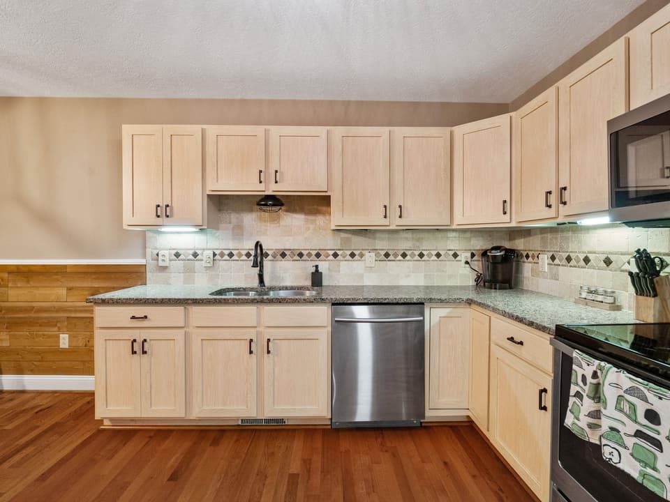 390 Gold Leaf Drive, photo 10 of 40