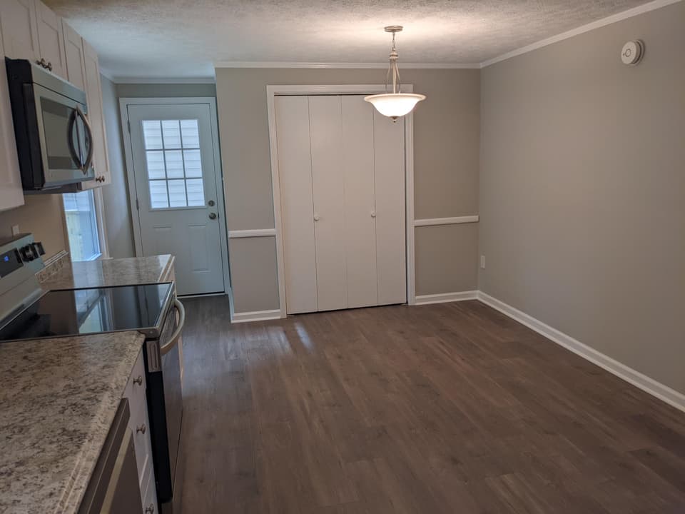 1370 Wall St, photo 14 of 38
