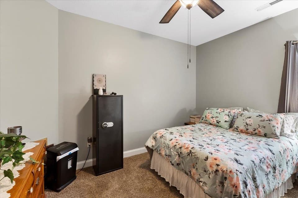 200 Robert Street, photo 20 of 40