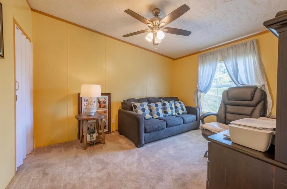 90 Jones Street SE, photo 11 of 17