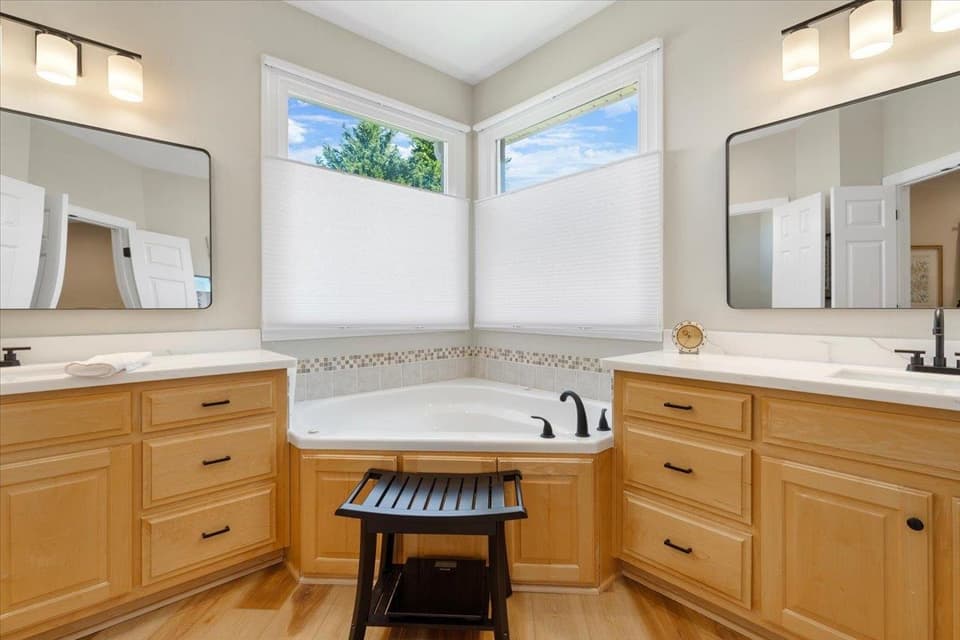 2120 Knoll Crest Drive, photo 35 of 40