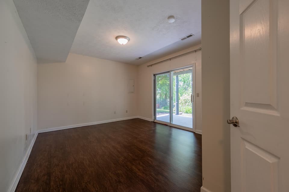 640 Warren Court, photo 39 of 40