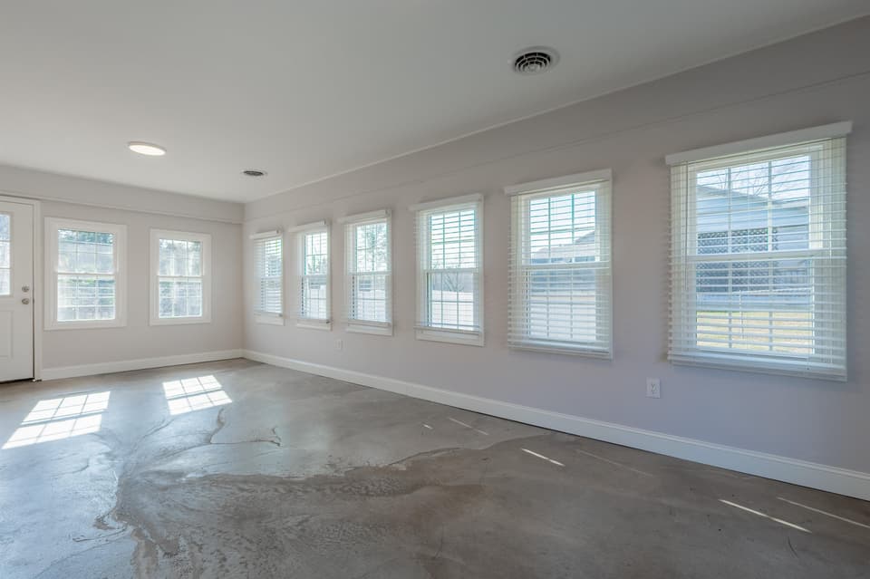 230 Montgomery Street NE, photo 24 of 40