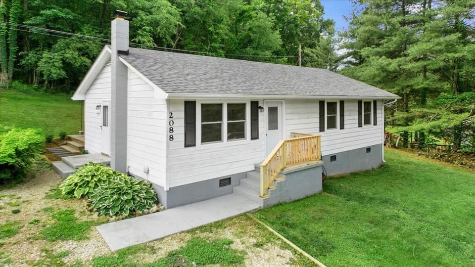 2088 Fire Tower Road, photo 4 of 40