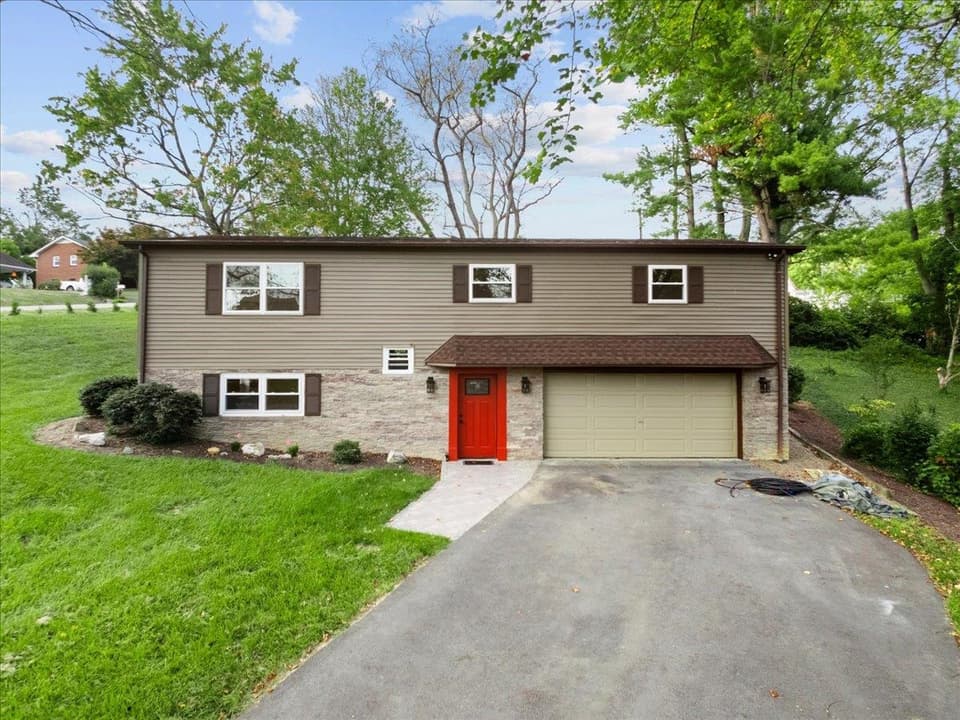 95 Sara Street, photo 3 of 40