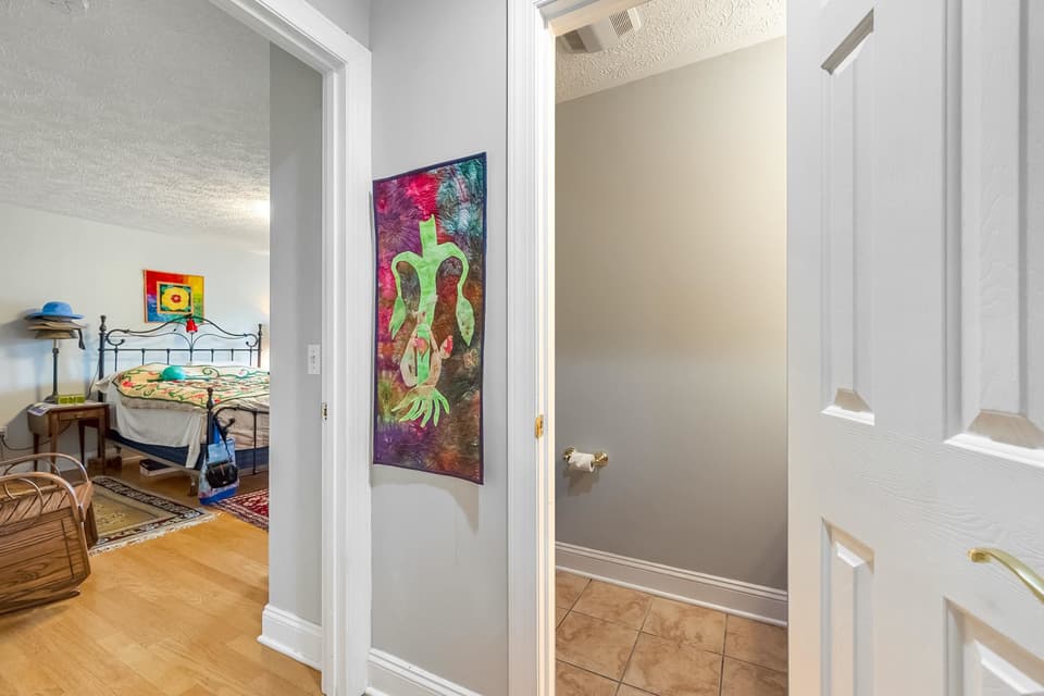 195 Tall Oak Boulevard, photo 23 of 40