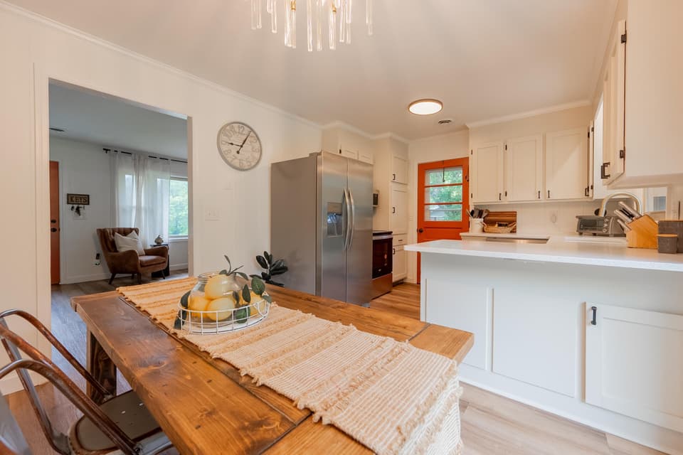 305 Overland Drive, photo 12 of 40