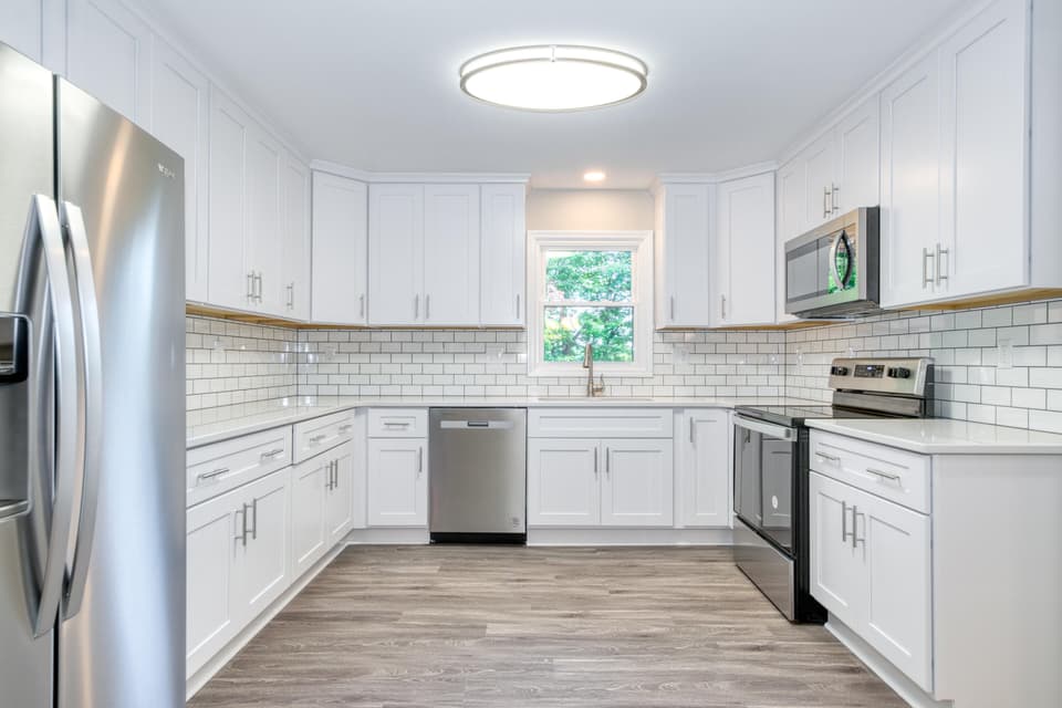 360 Tomahawk Drive, photo 18 of 32