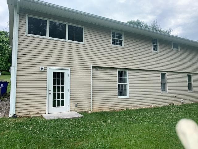 655 School Lane, photo 2 of 24