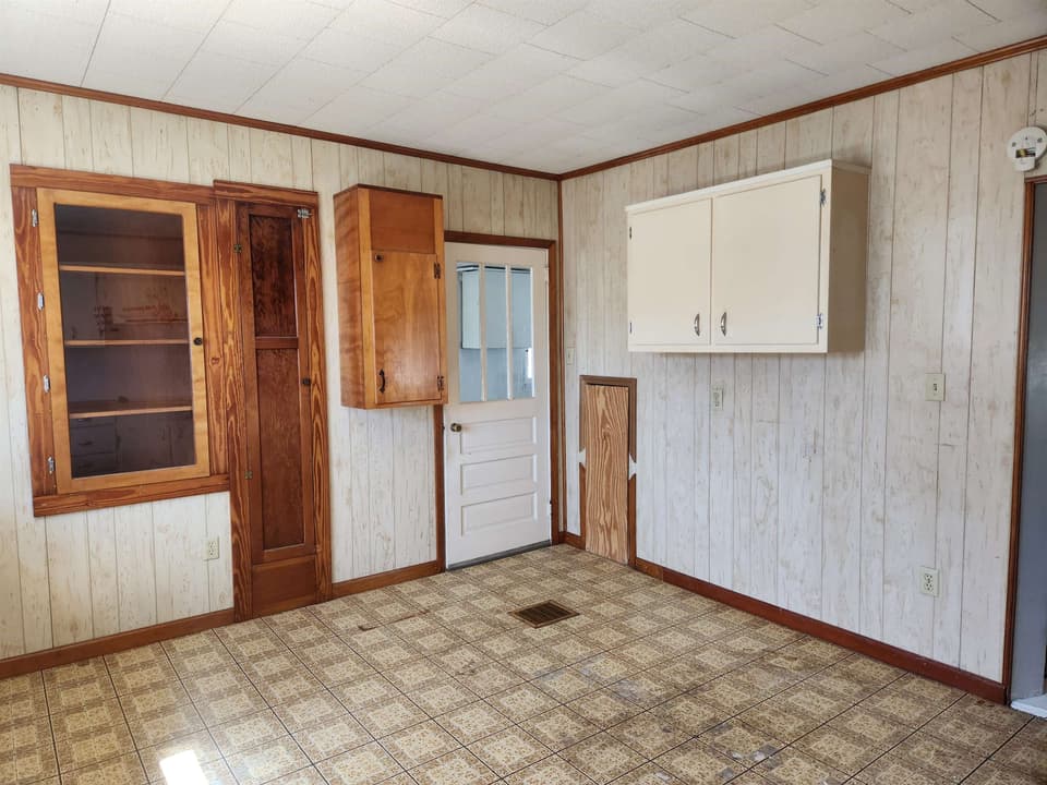 365 Clearview Drive, photo 22 of 40