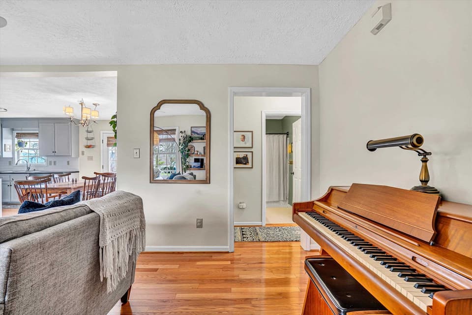 185 Howery Street, photo 11 of 40