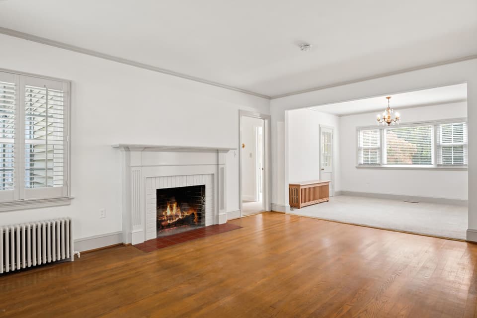 660 W Main Street, photo 19 of 40