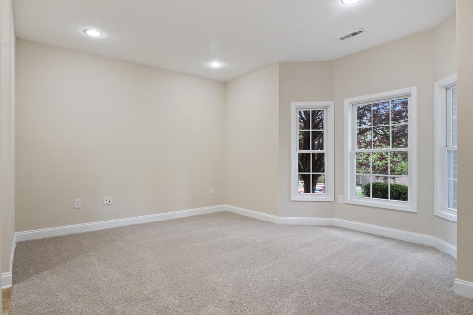 135 Phoenix Boulevard, photo 7 of 40
