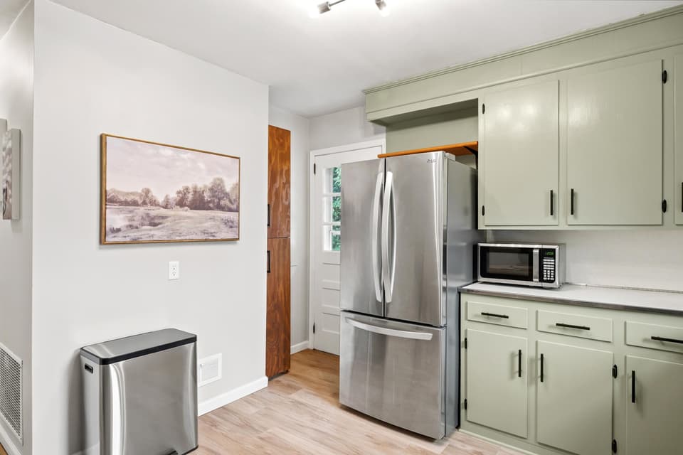 255 Fisher Street SE, photo 13 of 40