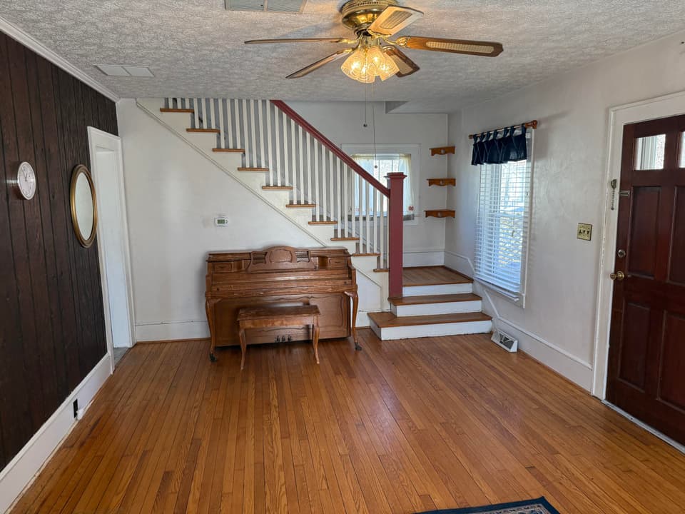 612 E Main St 1, photo 13 of 37