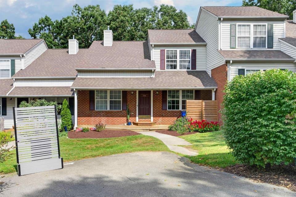 535 Gold Leaf Drive, photo 2 of 40