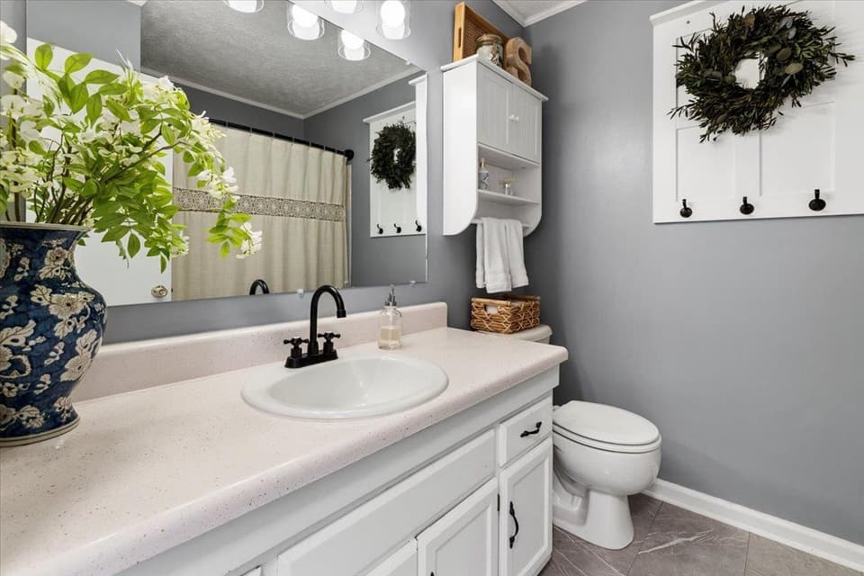 80 Henley Drive, photo 32 of 40