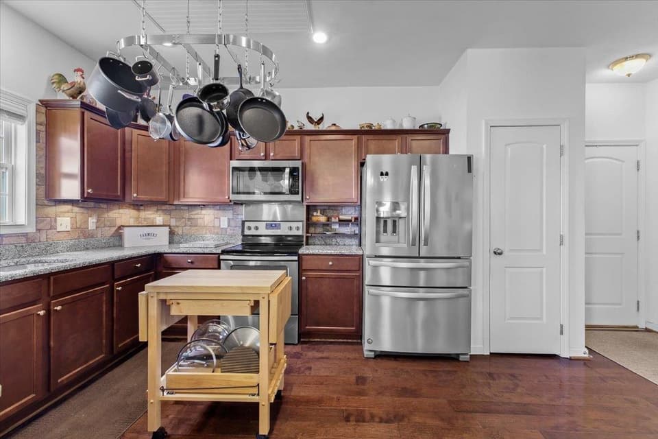 110 Roudabush Drive, photo 12 of 34