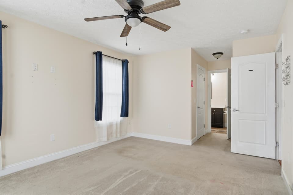 370 Robin Hood Drive, photo 34 of 40
