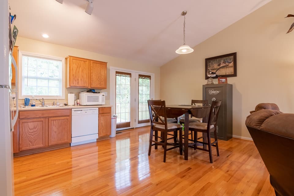 200 Wistaria Drive, photo 15 of 35
