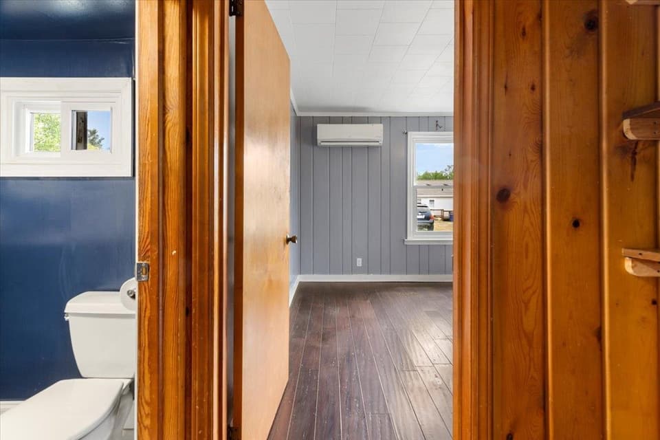 690 Harless Street, photo 12 of 40