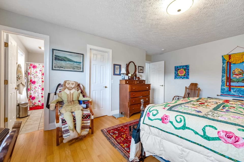 195 Tall Oak Boulevard, photo 28 of 40