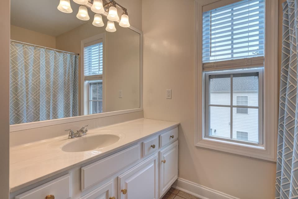 250 Silver Leaf Drive, photo 12 of 40